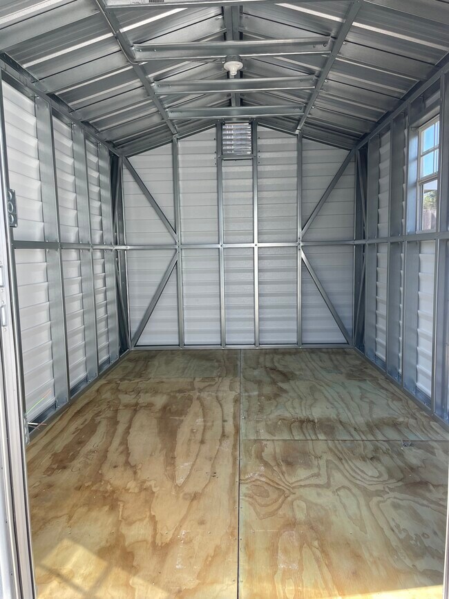 Because who doesn't need more storage?! - 7669 SE James St