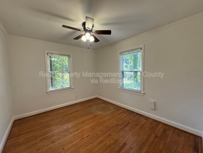 Building Photo - 3018 Medlin Dr