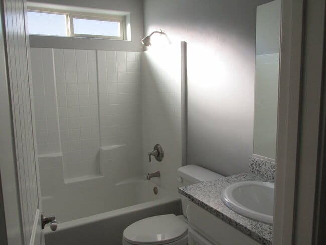 Building Photo - 3356 El Tovar Ave