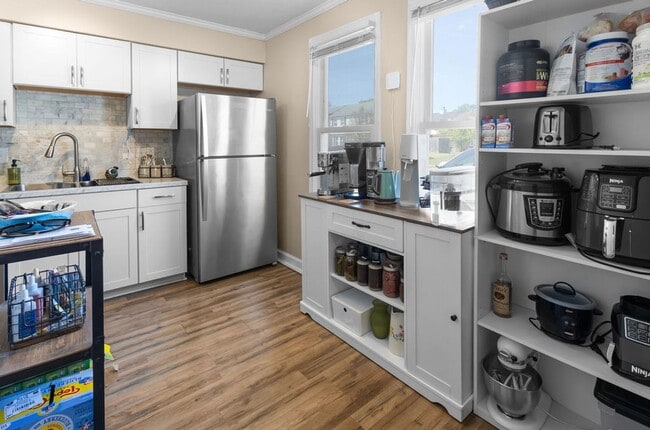 Building Photo - 3 Bed 1.5 Bath Townhouse for Rent in Chesapeake!