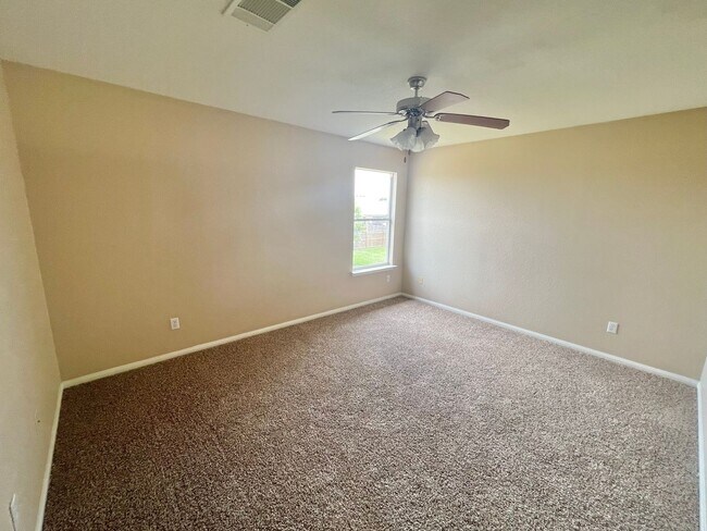 Building Photo - Beautiful 3-bedroom 2.5 bath home in Kille...
