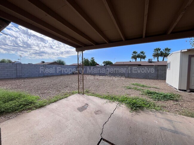 Building Photo - 1535 W Rosemonte Dr