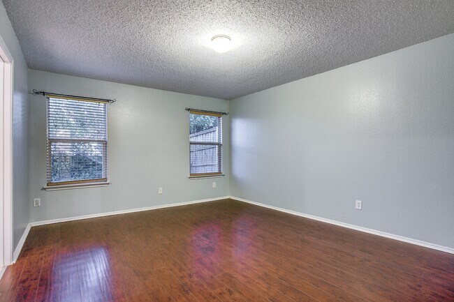 Building Photo - 3820 Bandera Ranch Rd