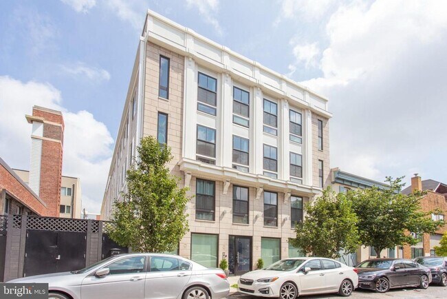 Building Photo - 1533 Parrish St