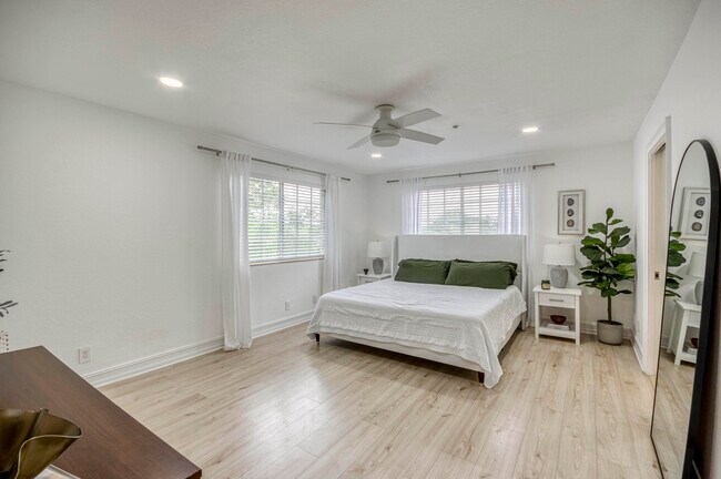Building Photo - 1403 W Wickham Cir