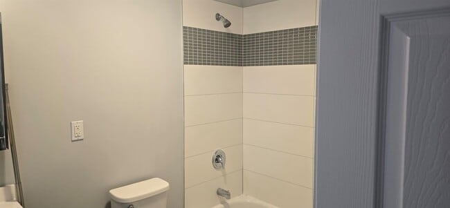 Building Photo - 160 Lafayette St