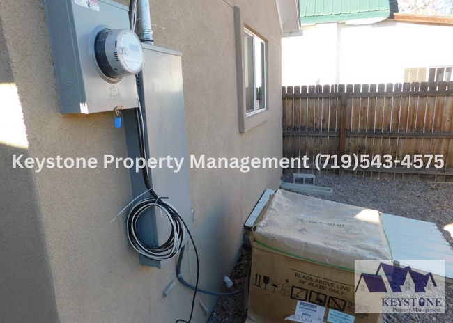 Building Photo - Central Air! Updated 2 Bedroom/1 Bath Rancher - $1,100/$1,650