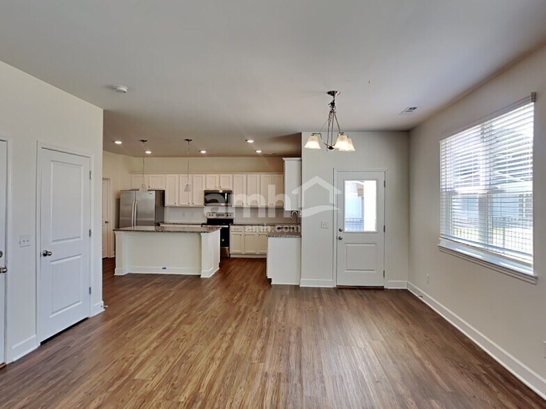 Building Photo - 5240 Maxwell Rd