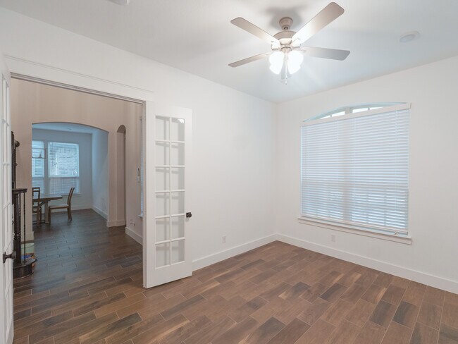 Building Photo - 4104 Willow Grove Ave