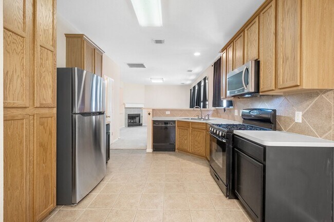 Building Photo - 1726 Rosenborough Ln S