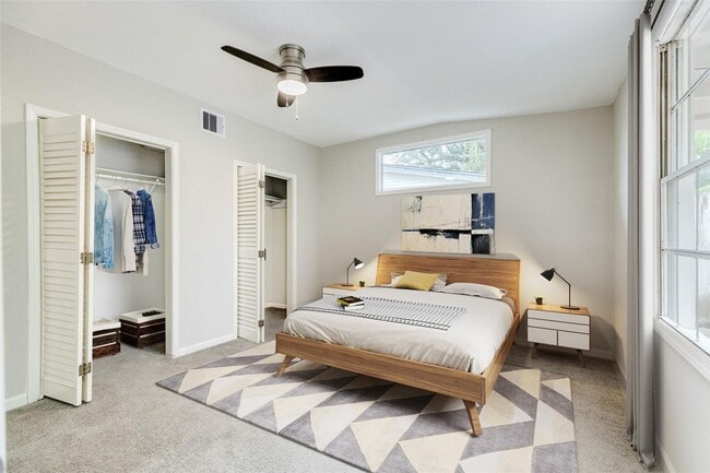 Building Photo - Recently Renovated 4-Bedroom Home with Mod...