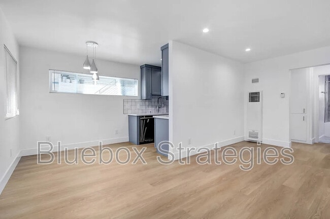 Building Photo - 1091 Topaz Ave