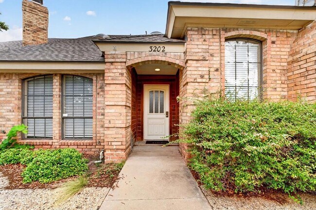 Building Photo - 3202 Tealwood Pl