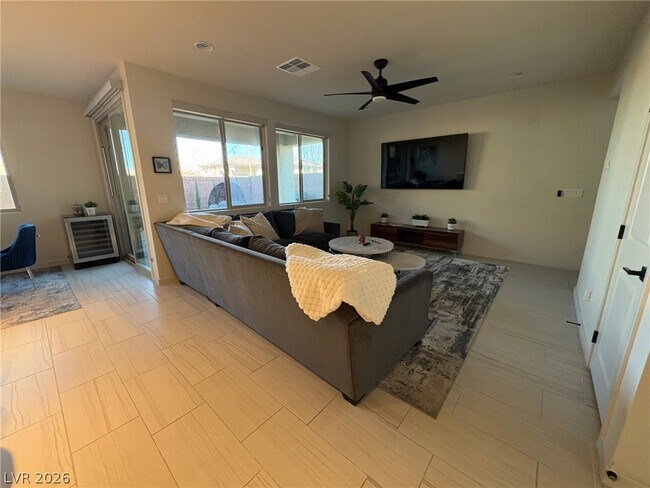 Building Photo - 9702 Sapphire Rim Ave