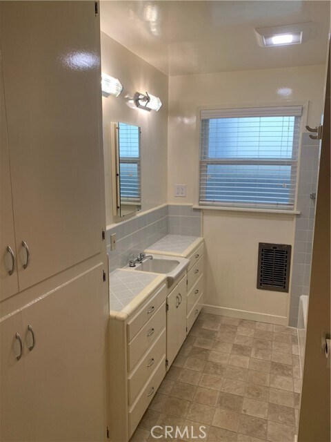 Building Photo - 216 Baltimore Ave