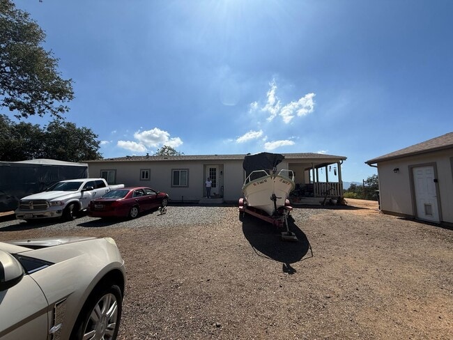 Building Photo - Unique opportunity!  3 BR 2.5 BA Farm-ranc...