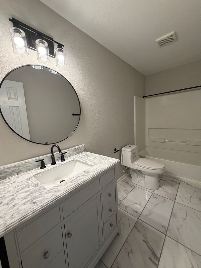 Building Photo - Beautifully Renovated 5-Bedroom Home in Highly Desired Steele Creek!