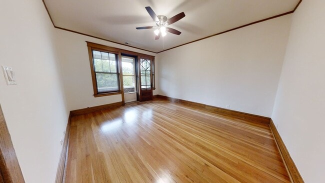 Building Photo - Fantastic three bedroom, one bath in the heart of Wrigleyville Available July 1, 2026