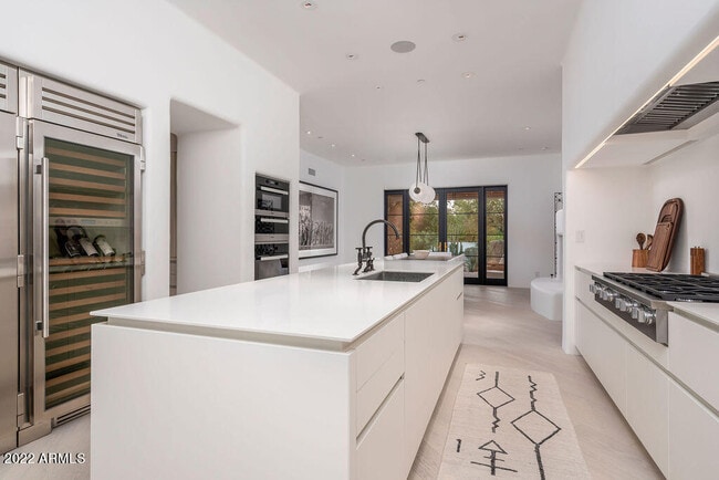 Building Photo - 6723 N Desert Fairways Dr