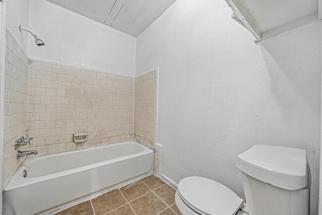 Building Photo - 12054 Beechnut St