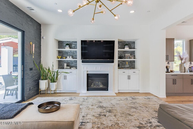 Building Photo - 6981 Shadow Wood Dr
