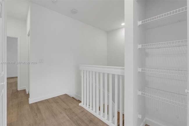 Building Photo - 582 NE 207th St