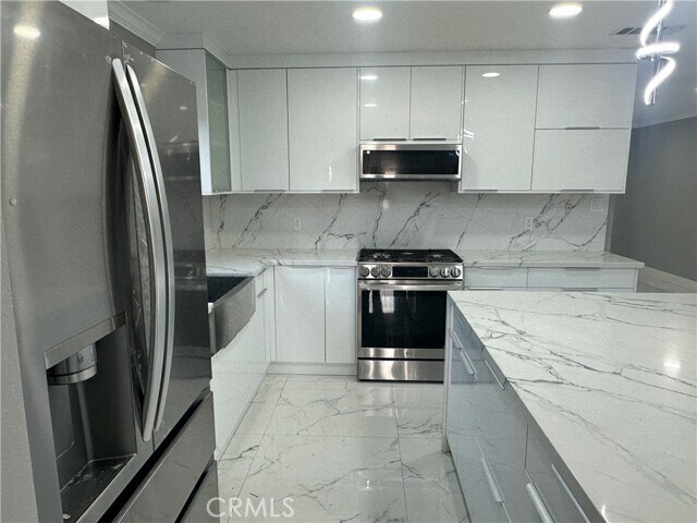 Building Photo - 16400 Dana Cir