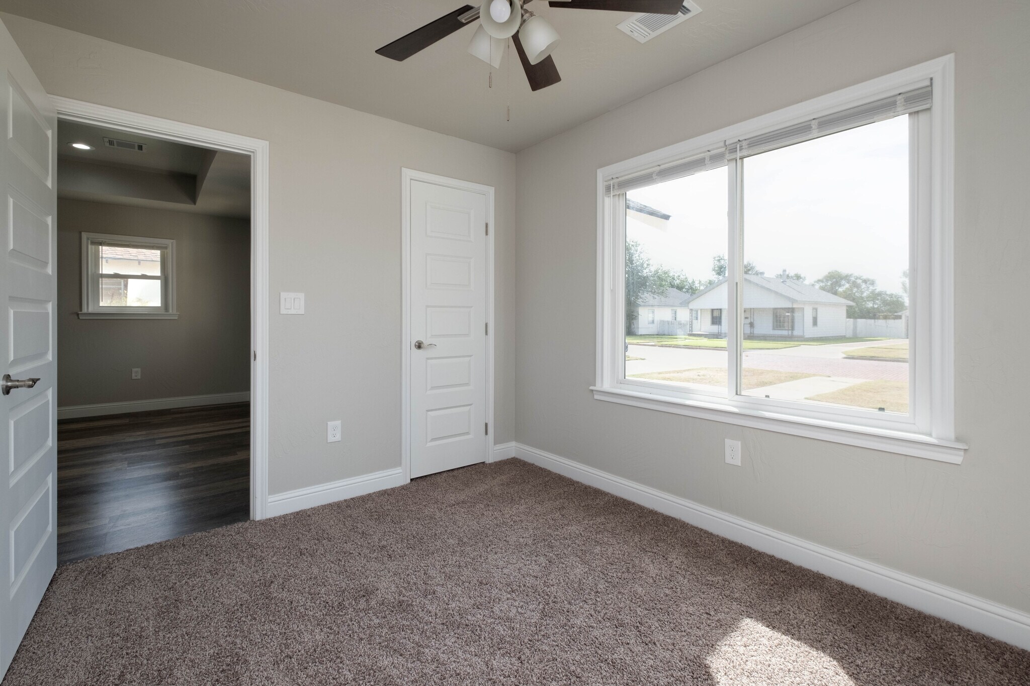 Building Photo - 2007 7th Ave