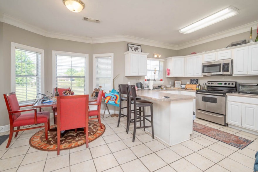 Building Photo - 41 Loch Ln