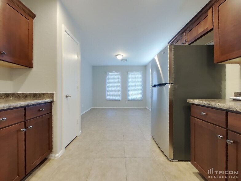 Building Photo - 8851 S 257th Dr