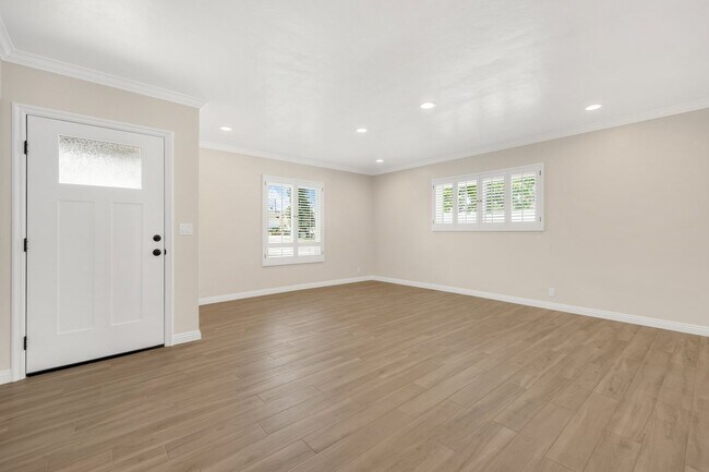 Building Photo - Charming La Habra Corner Lot Home.  4 Bedrooms & 2 Bath