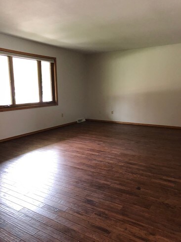 Building Photo - 2810 Windhurst Dr