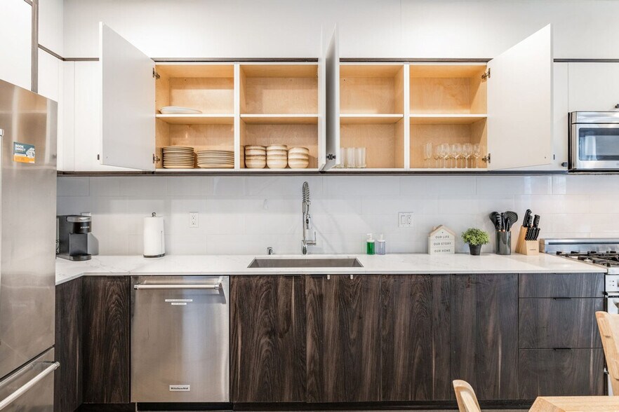 Building Photo - 2319A Franklin Ave E