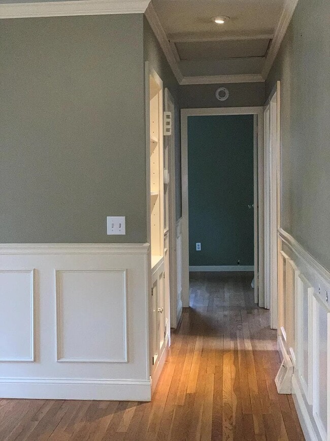 Building Photo - 133 May St