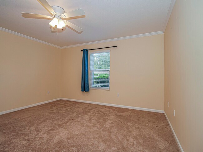 Building Photo - 5045 Fairways Cir