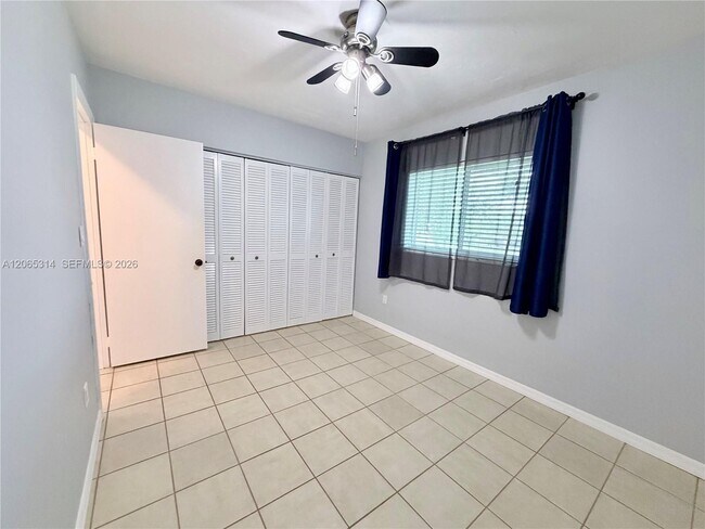 Building Photo - 5101 SW 127th Pl