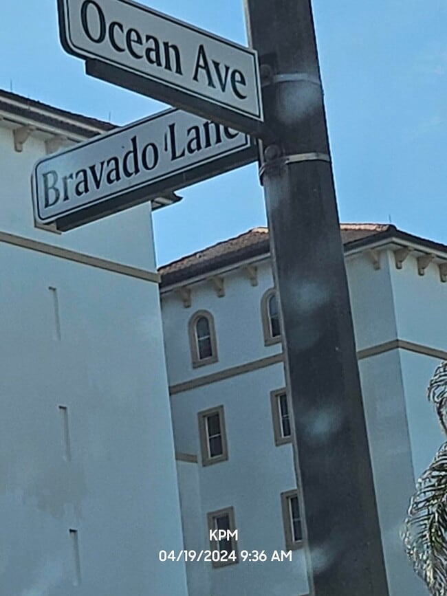 Building Photo - 115 Bravado Ln