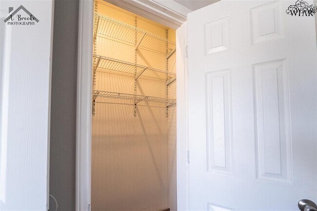 Building Photo - 2172 Ave L