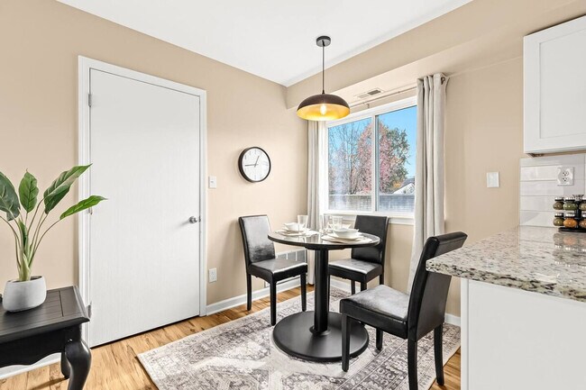 Building Photo - 18355 Mesle St