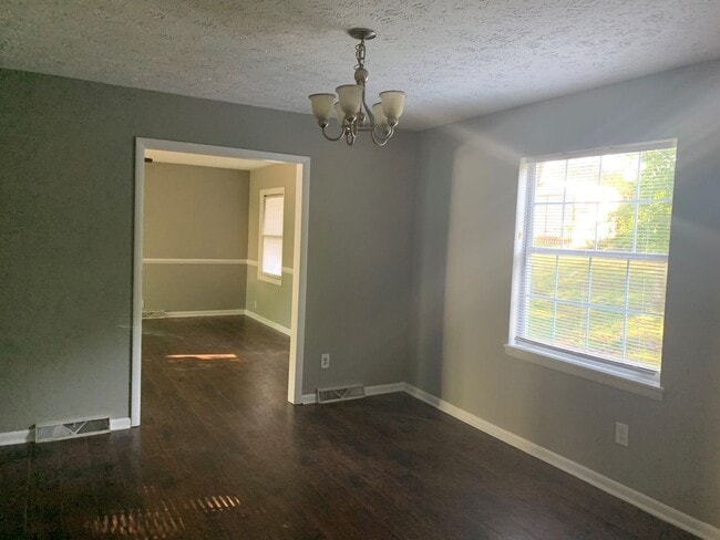 Building Photo - Sandusky Home With Main Level Master Bedroom