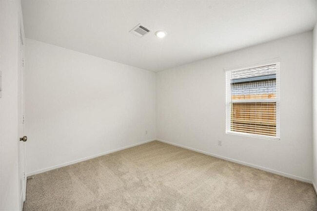 Building Photo - 27418 Sweetwater Bay Dr
