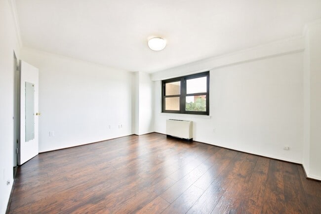 Building Photo - 6 Whittier Pl