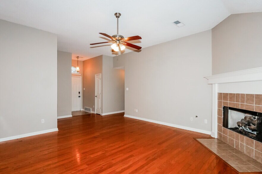 Building Photo - 7744 Shadow Glen Ln