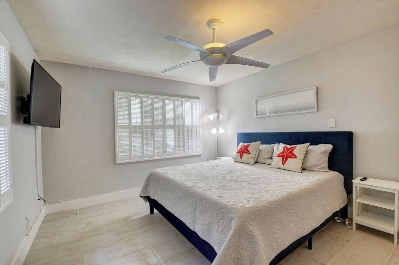 Building Photo - 721 NE 8th Ave