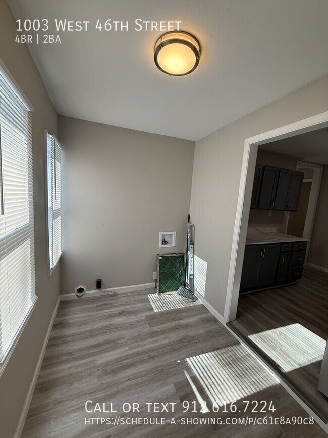 Building Photo - 1003 W 46th St