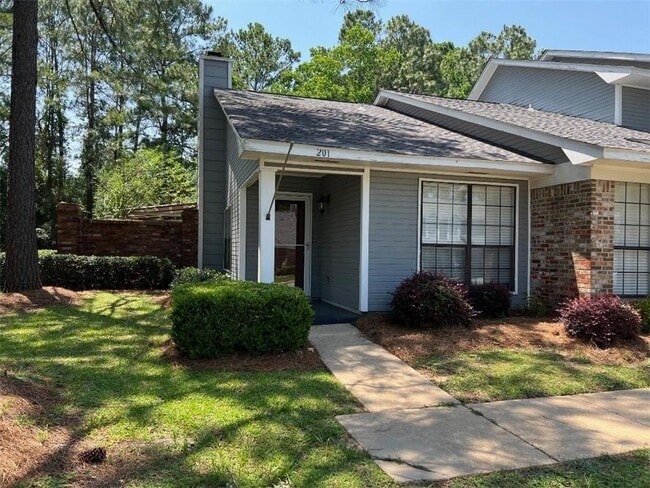 Building Photo - 5900 Grelot Rd