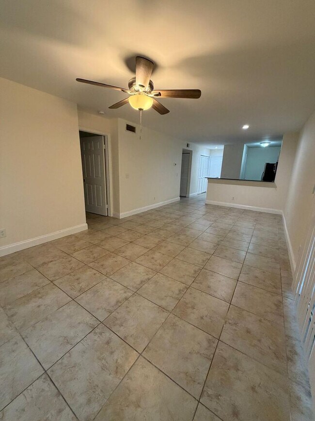 Building Photo - Beautiful Condo in Verano Delray