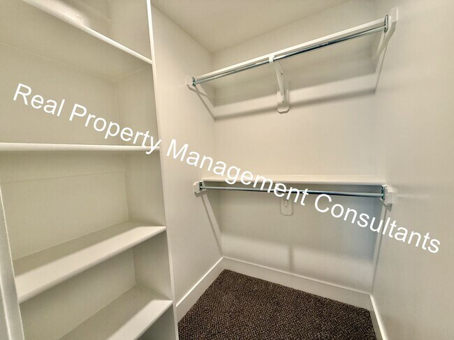 Building Photo - $500 off Move In Special on 4-bedroom, 3-b...