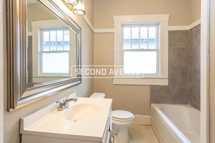 Building Photo - 4105 Avenue Q