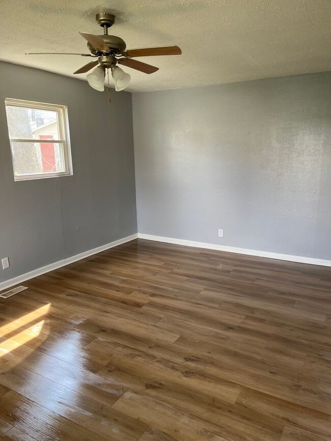 Building Photo - Newly Renovated Home in St. Albans